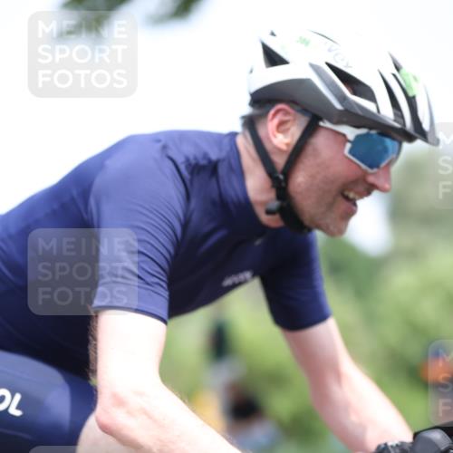 15.06.2025 - 7 Türme Triathlon Yannick Fuchs http://msf.ph/oto/8005089 15.06.2025 13:17:57 Radfahren 198, 556, 605, 645, 720, 829, 1009, 1125 meine-sportfotos.de