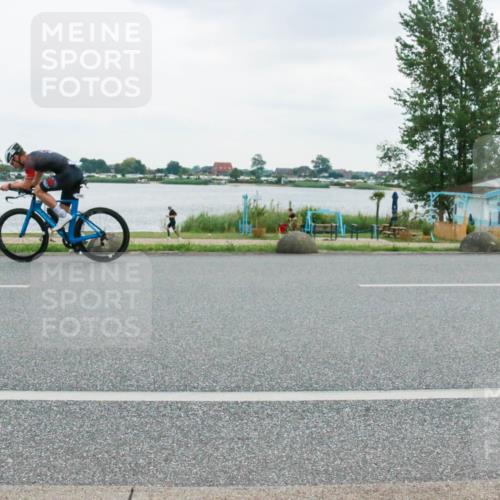 21.06.2025 - 27. Vierlanden-Triathlon H.Heesch http://msf.ph/oto/8005099 15.06.2025 13:01:22 Radfahren 1099, 1105, 1113, 1132, 1149 meine-sportfotos.de