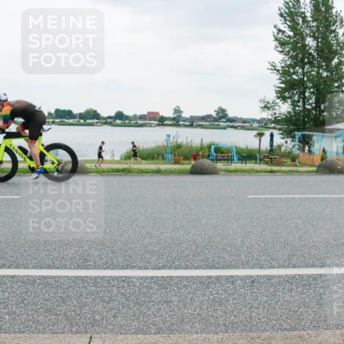 21.06.2025 - 27. Vierlanden-Triathlon H.Heesch http://msf.ph/oto/8005123 15.06.2025 13:01:24 Radfahren 1099, 1105, 1132, 1149 meine-sportfotos.de