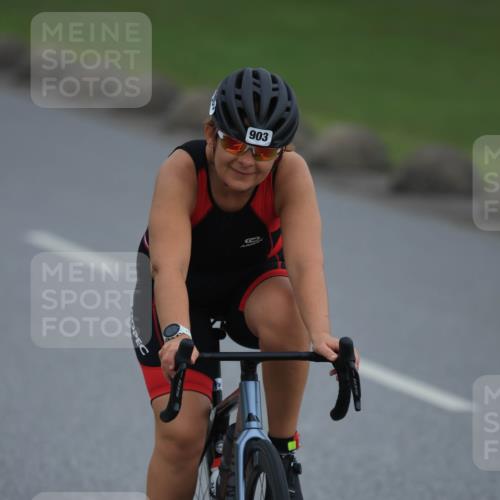 21.06.2025 - 27. Vierlanden-Triathlon H.Heesch http://msf.ph/oto/8005139 15.06.2025 12:56:43 Radfahren 903 meine-sportfotos.de