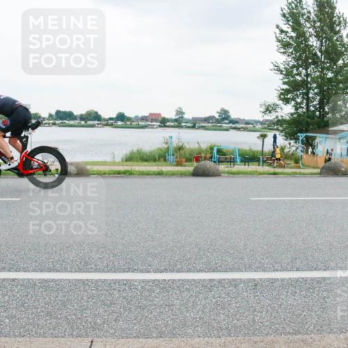21.06.2025 - 27. Vierlanden-Triathlon H.Heesch http://msf.ph/oto/8005158 15.06.2025 13:01:31 Radfahren 1100, 1101, 1116, 1160 meine-sportfotos.de