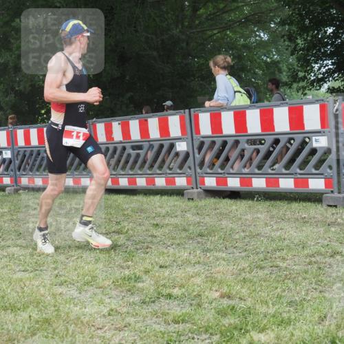 21.06.2025 - 27. Vierlanden-Triathlon KatJ http://msf.ph/oto/8005161 15.06.2025 12:58:25 Ziel 11, 736, 1034, 1035, 1036, 1037 meine-sportfotos.de