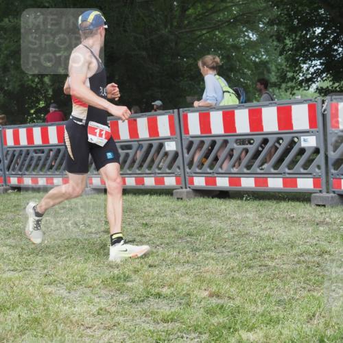 21.06.2025 - 27. Vierlanden-Triathlon KatJ http://msf.ph/oto/8005175 15.06.2025 12:58:25 Ziel 11, 736, 1034, 1035, 1036, 1037 meine-sportfotos.de