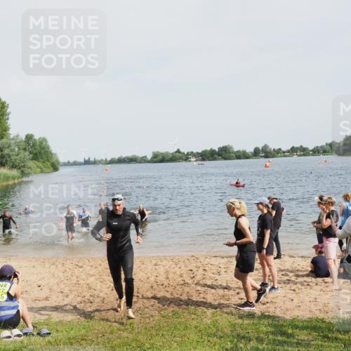 21.06.2025 - 27. Vierlanden-Triathlon MichiJ http://msf.ph/oto/8005187 15.06.2026 10:06:37 Schwimmen 386, 434, 440 meine-sportfotos.de