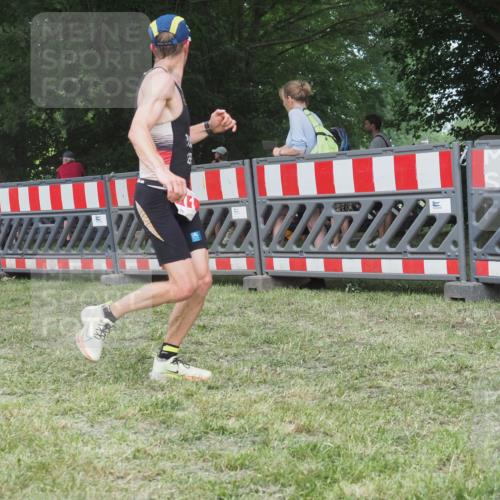 21.06.2025 - 27. Vierlanden-Triathlon KatJ http://msf.ph/oto/8005190 15.06.2025 12:58:25 Ziel 11, 736, 1034, 1035, 1036, 1037 meine-sportfotos.de
