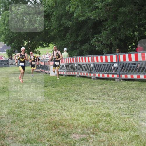 21.06.2025 - 27. Vierlanden-Triathlon KatJ http://msf.ph/oto/8005211 15.06.2025 12:58:26 Ziel 11, 736, 1034, 1035, 1036, 1037 meine-sportfotos.de