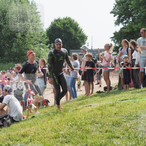 15.06.2025 - 27. Vierlanden-Triathlon KatJ http://msf.ph/oto/8005219 15.06.2025 10:04:20 Schwimmen 411, 416, 426, 453, 464 meine-sportfotos.de