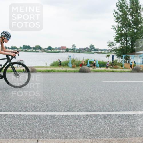 21.06.2025 - 27. Vierlanden-Triathlon H.Heesch http://msf.ph/oto/8005221 15.06.2025 13:01:55 Radfahren 1061, 1062, 1063, 1064, 1159 meine-sportfotos.de