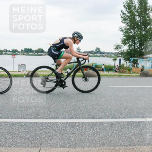 21.06.2025 - 27. Vierlanden-Triathlon H.Heesch http://msf.ph/oto/8005233 15.06.2025 13:01:55 Radfahren 1061, 1062, 1063, 1064, 1159 meine-sportfotos.de