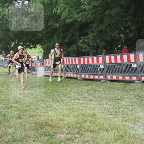 21.06.2025 - 27. Vierlanden-Triathlon KatJ http://msf.ph/oto/8005242 15.06.2025 12:58:27 Ziel 11, 736, 1034, 1035, 1036, 1037 meine-sportfotos.de