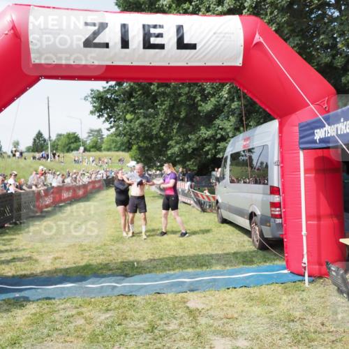 21.06.2025 - 27. Vierlanden-Triathlon MichiJ http://msf.ph/oto/8005243 15.06.2026 11:30:49 Ziel 610 meine-sportfotos.de