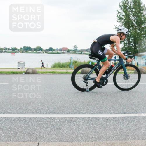 21.06.2025 - 27. Vierlanden-Triathlon H.Heesch http://msf.ph/oto/8005278 15.06.2025 13:01:56 Radfahren 1061, 1062, 1063, 1064, 1159 meine-sportfotos.de