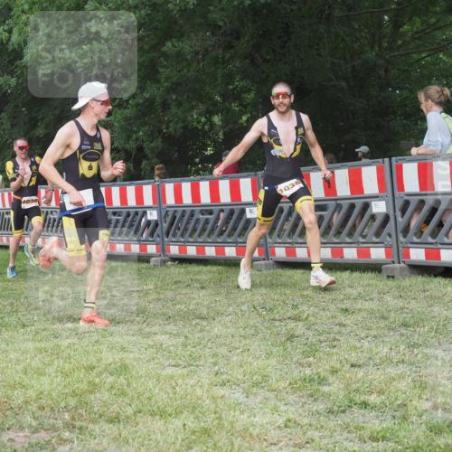 21.06.2025 - 27. Vierlanden-Triathlon KatJ http://msf.ph/oto/8005289 15.06.2025 12:58:28 Ziel 736, 1034, 1035, 1036, 1037 meine-sportfotos.de