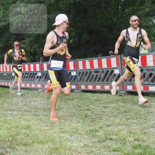 21.06.2025 - 27. Vierlanden-Triathlon KatJ http://msf.ph/oto/8005313 15.06.2025 12:58:28 Ziel 736, 1034, 1035, 1036, 1037 meine-sportfotos.de