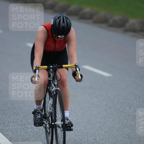 21.06.2025 - 27. Vierlanden-Triathlon H.Heesch http://msf.ph/oto/8005319 15.06.2025 13:04:28 Radfahren 894 meine-sportfotos.de