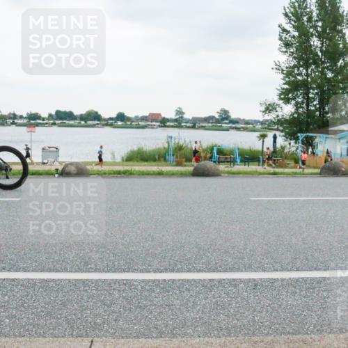 21.06.2025 - 27. Vierlanden-Triathlon H.Heesch http://msf.ph/oto/8005326 15.06.2025 13:02:26 Radfahren 1106, 1152 meine-sportfotos.de