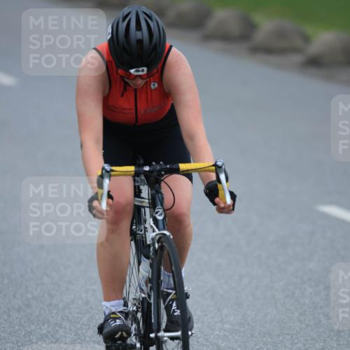 21.06.2025 - 27. Vierlanden-Triathlon H.Heesch http://msf.ph/oto/8005331 15.06.2025 13:04:29 Radfahren 894 meine-sportfotos.de