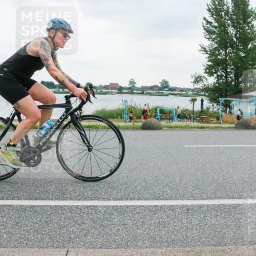 21.06.2025 - 27. Vierlanden-Triathlon H.Heesch http://msf.ph/oto/8005346 15.06.2025 13:02:40 Radfahren 918, 1073, 1074, 1075, 1076 meine-sportfotos.de