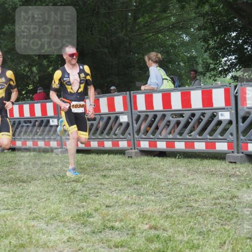 21.06.2025 - 27. Vierlanden-Triathlon KatJ http://msf.ph/oto/8005347 15.06.2025 12:58:29 Ziel 736, 1034, 1035, 1036, 1037 meine-sportfotos.de