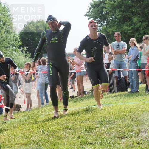 15.06.2025 - 27. Vierlanden-Triathlon KatJ http://msf.ph/oto/8005348 15.06.2025 10:04:22 Schwimmen 411, 416, 426, 453, 464 meine-sportfotos.de