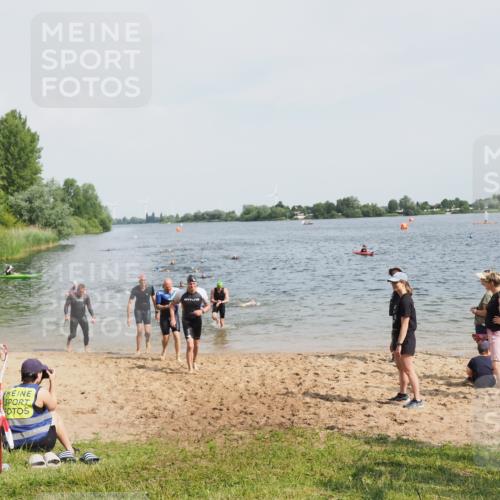 21.06.2025 - 27. Vierlanden-Triathlon MichiJ http://msf.ph/oto/8005356 15.06.2026 10:06:42 Schwimmen 367, 386, 388, 423, 440, 441, 457 meine-sportfotos.de