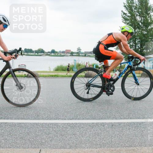 21.06.2025 - 27. Vierlanden-Triathlon H.Heesch http://msf.ph/oto/8005359 15.06.2025 13:02:41 Radfahren 918, 1073, 1074, 1075, 1076 meine-sportfotos.de