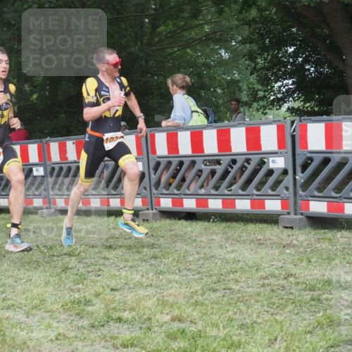 21.06.2025 - 27. Vierlanden-Triathlon KatJ http://msf.ph/oto/8005361 15.06.2025 12:58:29 Ziel 736, 1034, 1035, 1036, 1037 meine-sportfotos.de