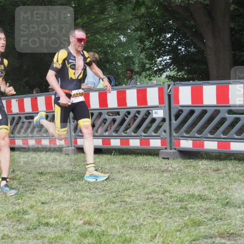 21.06.2025 - 27. Vierlanden-Triathlon KatJ http://msf.ph/oto/8005375 15.06.2025 12:58:29 Ziel 736, 1034, 1035, 1036, 1037 meine-sportfotos.de