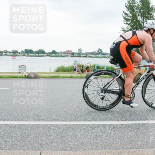 21.06.2025 - 27. Vierlanden-Triathlon H.Heesch http://msf.ph/oto/8005388 15.06.2025 13:02:42 Radfahren 918, 1073, 1074, 1075, 1076 meine-sportfotos.de