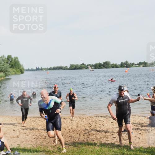 21.06.2025 - 27. Vierlanden-Triathlon MichiJ http://msf.ph/oto/8005395 15.06.2026 10:06:46 Schwimmen 367, 386, 388, 396, 423, 441, 457 meine-sportfotos.de