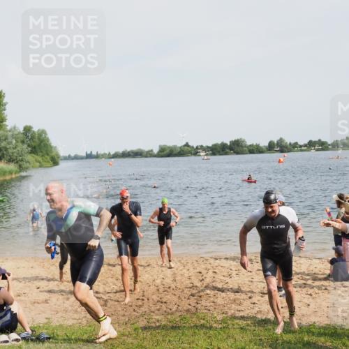 21.06.2025 - 27. Vierlanden-Triathlon MichiJ http://msf.ph/oto/8005413 15.06.2026 10:06:46 Schwimmen 367, 386, 388, 396, 423, 441, 457 meine-sportfotos.de