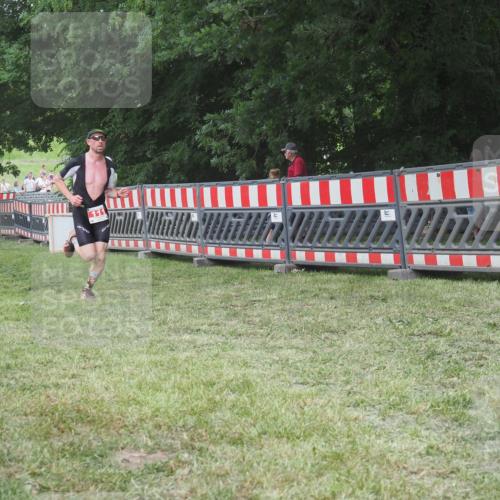 21.06.2025 - 27. Vierlanden-Triathlon KatJ http://msf.ph/oto/8005435 15.06.2025 12:58:38 Ziel 111, 122, 662, 995, 996, 997, 998 meine-sportfotos.de