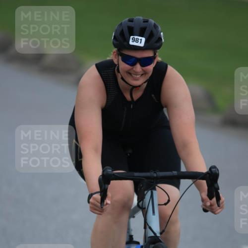 21.06.2025 - 27. Vierlanden-Triathlon H.Heesch http://msf.ph/oto/8005441 15.06.2025 13:05:35 Radfahren 981 meine-sportfotos.de