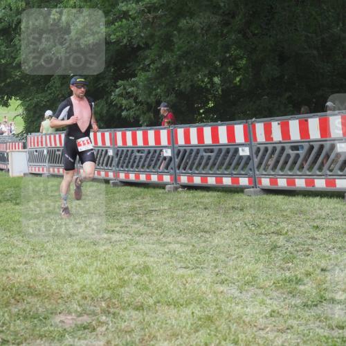 21.06.2025 - 27. Vierlanden-Triathlon KatJ http://msf.ph/oto/8005447 15.06.2025 12:58:39 Ziel 111, 122, 662, 995, 996, 997, 998 meine-sportfotos.de