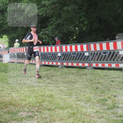 21.06.2025 - 27. Vierlanden-Triathlon KatJ http://msf.ph/oto/8005458 15.06.2025 12:58:39 Ziel 111, 122, 662, 995, 996, 997, 998 meine-sportfotos.de