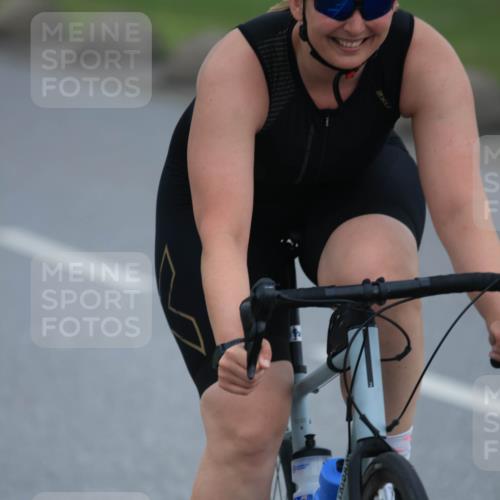 21.06.2025 - 27. Vierlanden-Triathlon H.Heesch http://msf.ph/oto/8005462 15.06.2025 13:05:36 Radfahren 981 meine-sportfotos.de