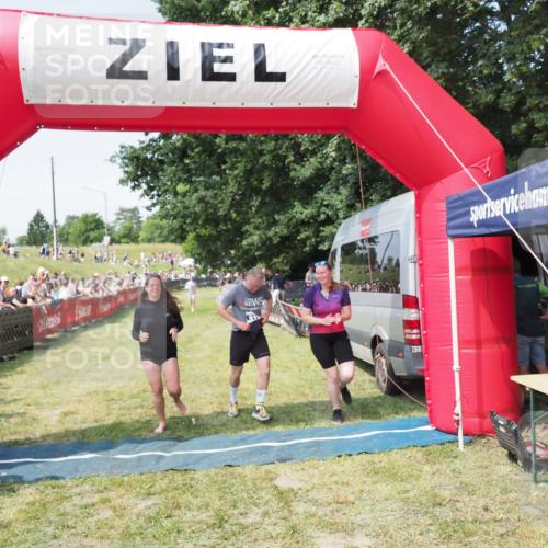 21.06.2025 - 27. Vierlanden-Triathlon MichiJ http://msf.ph/oto/8005463 15.06.2026 11:30:52 Ziel 610 meine-sportfotos.de