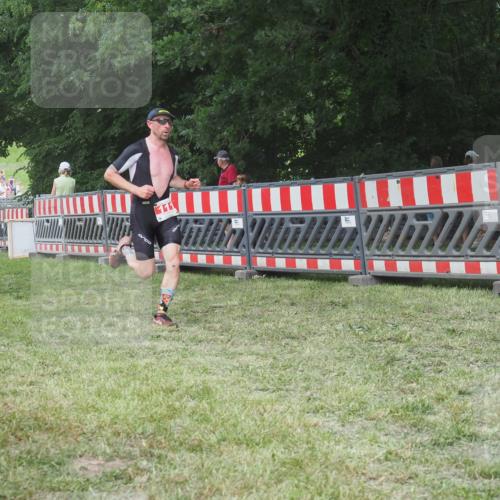 21.06.2025 - 27. Vierlanden-Triathlon KatJ http://msf.ph/oto/8005465 15.06.2025 12:58:39 Ziel 111, 122, 662, 995, 996, 997, 998 meine-sportfotos.de