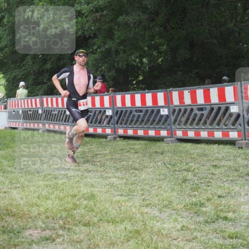 21.06.2025 - 27. Vierlanden-Triathlon KatJ http://msf.ph/oto/8005469 15.06.2025 12:58:39 Ziel 111, 122, 662, 995, 996, 997, 998 meine-sportfotos.de