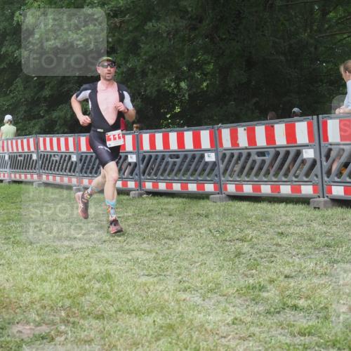 21.06.2025 - 27. Vierlanden-Triathlon KatJ http://msf.ph/oto/8005479 15.06.2025 12:58:39 Ziel 111, 122, 662, 995, 996, 997, 998 meine-sportfotos.de