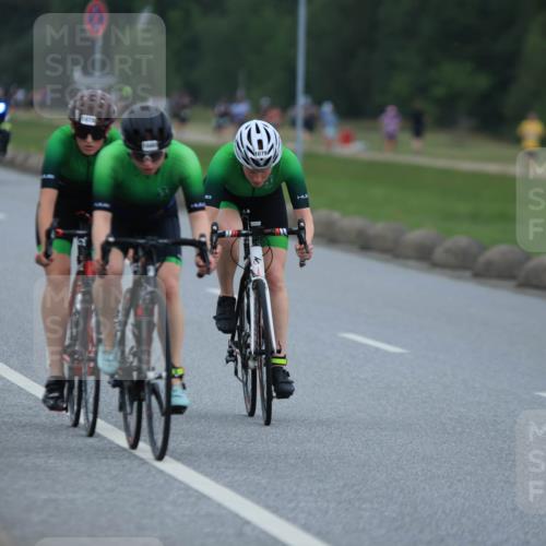 21.06.2025 - 27. Vierlanden-Triathlon H.Heesch http://msf.ph/oto/8005481 15.06.2025 13:07:20 Radfahren 1078, 1079, 1080 meine-sportfotos.de