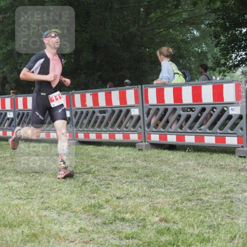21.06.2025 - 27. Vierlanden-Triathlon KatJ http://msf.ph/oto/8005483 15.06.2025 12:58:39 Ziel 111, 122, 662, 995, 996, 997, 998 meine-sportfotos.de