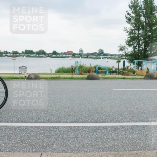 21.06.2025 - 27. Vierlanden-Triathlon H.Heesch http://msf.ph/oto/8005493 15.06.2025 13:04:32 Radfahren 894 meine-sportfotos.de