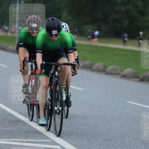 21.06.2025 - 27. Vierlanden-Triathlon H.Heesch http://msf.ph/oto/8005503 15.06.2025 13:07:21 Radfahren 1078, 1079, 1080 meine-sportfotos.de