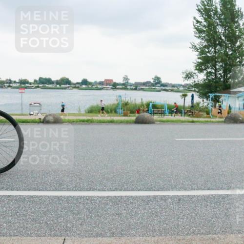 21.06.2025 - 27. Vierlanden-Triathlon H.Heesch http://msf.ph/oto/8005508 15.06.2025 13:05:37 Radfahren 981 meine-sportfotos.de