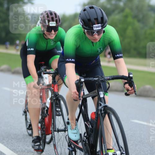 21.06.2025 - 27. Vierlanden-Triathlon H.Heesch http://msf.ph/oto/8005528 15.06.2025 13:07:22 Radfahren 1078, 1079, 1080 meine-sportfotos.de
