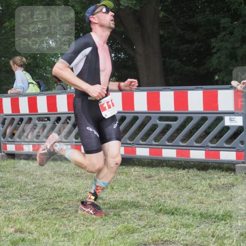 21.06.2025 - 27. Vierlanden-Triathlon KatJ http://msf.ph/oto/8005530 15.06.2025 12:58:40 Ziel 111, 122, 662, 995, 996, 997, 998, 1010, 1011, 1012 meine-sportfotos.de