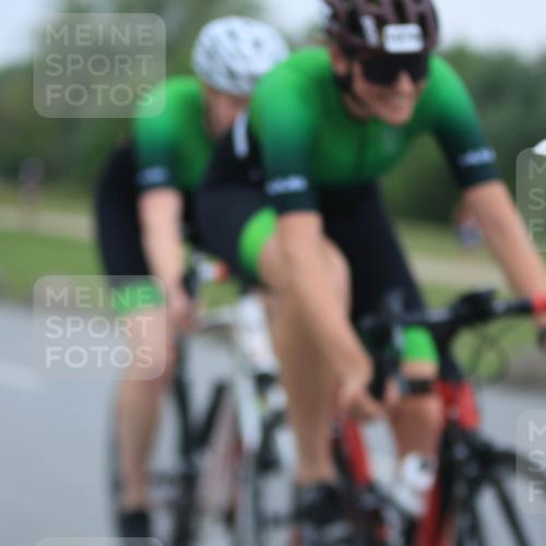 21.06.2025 - 27. Vierlanden-Triathlon H.Heesch http://msf.ph/oto/8005533 15.06.2025 13:07:23 Radfahren 1078, 1079, 1080 meine-sportfotos.de