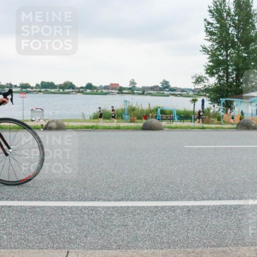 21.06.2025 - 27. Vierlanden-Triathlon H.Heesch http://msf.ph/oto/8005552 15.06.2025 13:07:23 Radfahren 1078, 1079, 1080 meine-sportfotos.de