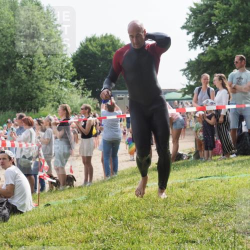 15.06.2025 - 27. Vierlanden-Triathlon KatJ http://msf.ph/oto/8005560 15.06.2025 10:04:27 Schwimmen 416, 426, 453, 464 meine-sportfotos.de